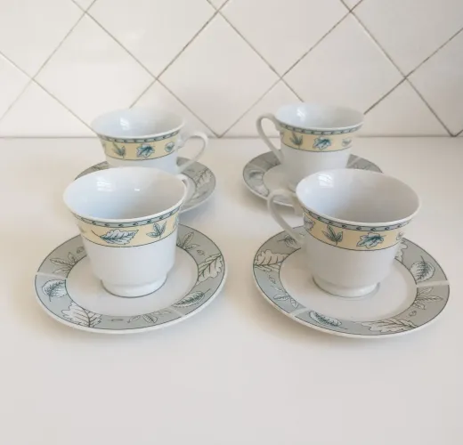 Jogo de 4 xícaras + 4 pires chá/café porcelana