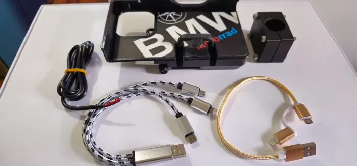 Suporte celular com usb cabos