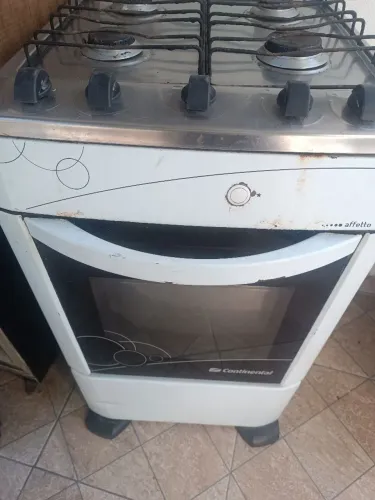 Fogão de 4 Bocas - Doação (forno não funciona) está enferrujado