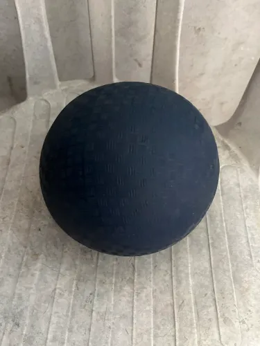 Vende-se bola de queimada