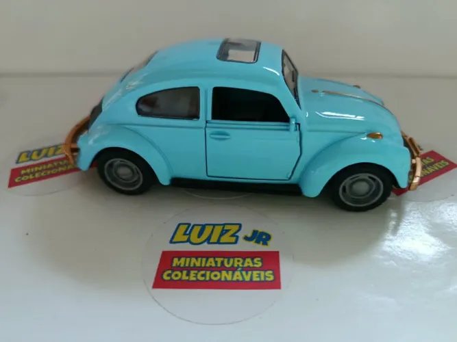 Carrinho Fusca Azul - escala 1/32