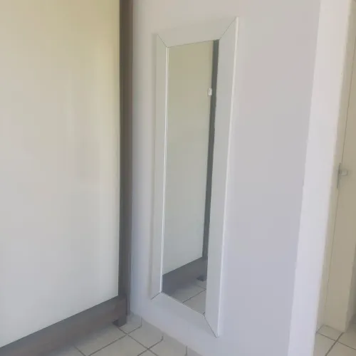 Espelho de Corpo Inteiro 52x162 cm com Moldura Branca - Excelente Estado