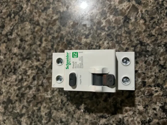 DR Schneider eletric 25A