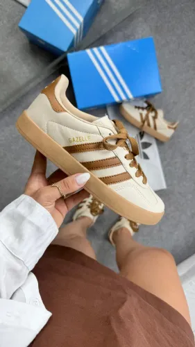 Tênis Adidas Gazelle Feminino Premium Solado Emborrachado Cor: Bege/Caramelo - Fotos Reais