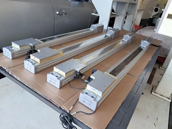 Atuador base linear elétrico industrial EZ Limo