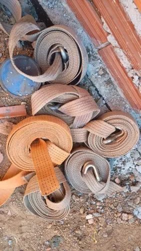 Vendo cintas de amarração de carga preço a combinar 