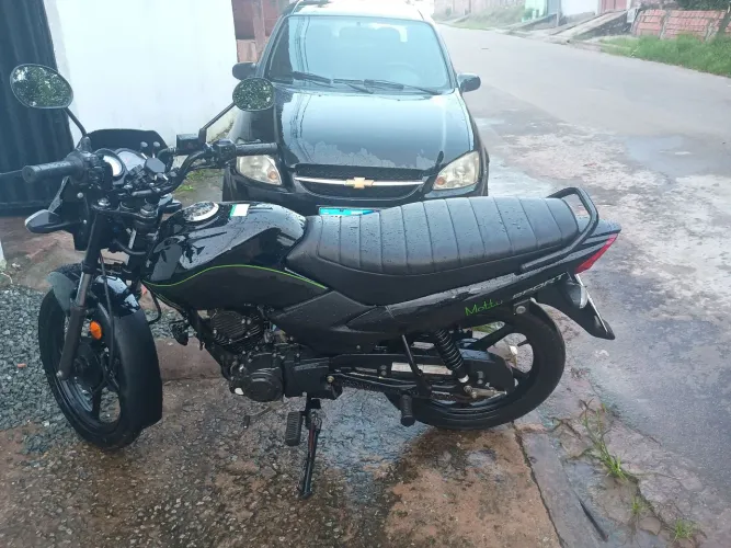 Passo Mottu , pra quem não tem habilitação é não consegue tirar uma.