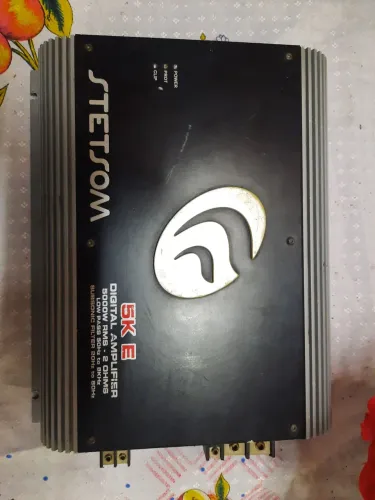 Vende-se modulo stetsom 5k E 5000 pra vender ligeiro rms 2ohms 500 reais 