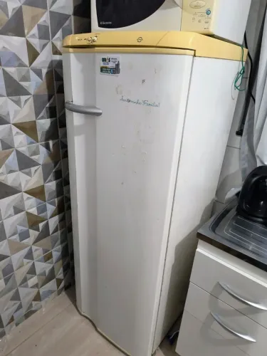 Geladeira Electrolux RE29 Branca - Funcionando - Conservada