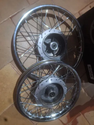 Par de Rodas Originais Honda Biz 125 2025 - Estado de Zero