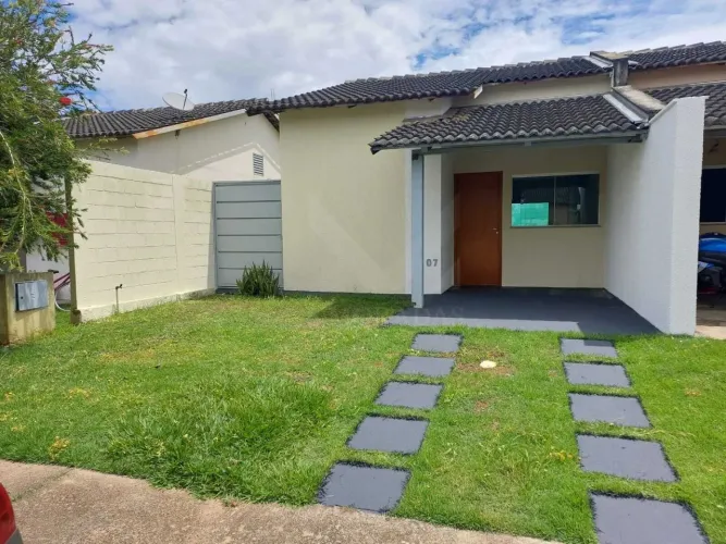 Casa 2Q no Condomínio Vale das Flores em Senador Canedo