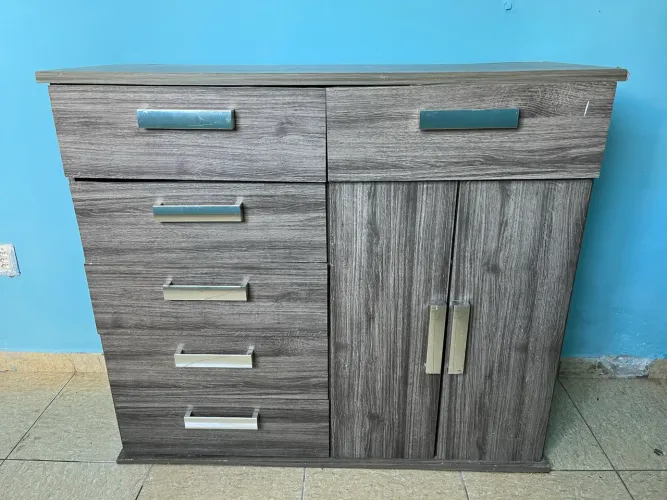 Cômoda de MDF com gavetas