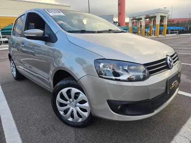 Volkswagen Fox 1.0 MI Total Flex 8V 5P 2014