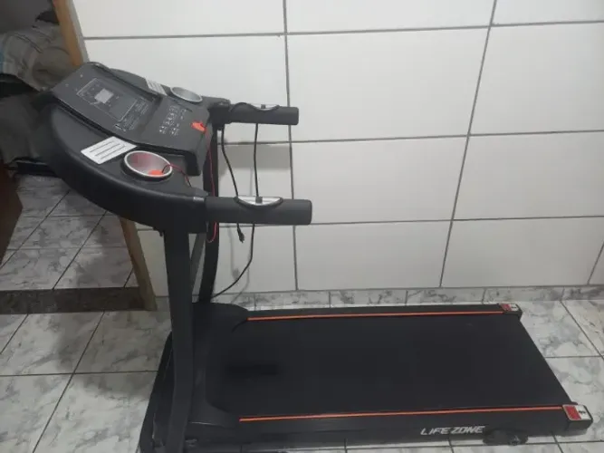 ESTEIRA ERGOMETRICA SEMI NOVA PARA VENDER RAPIDO