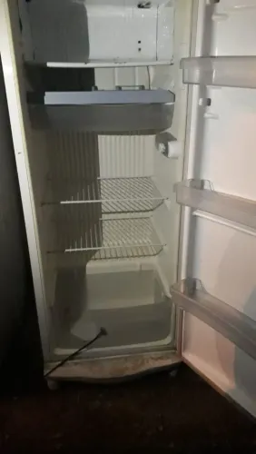 Vendo geladeira 