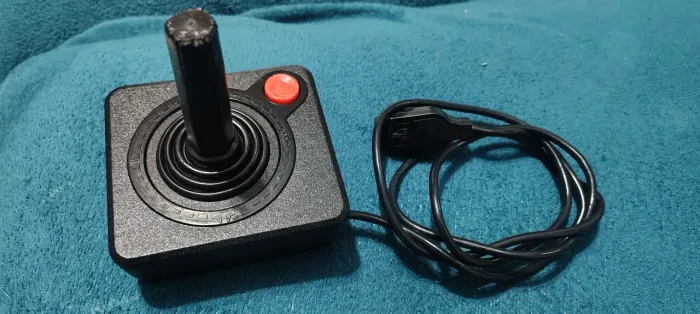 controle do Atari original funcionando