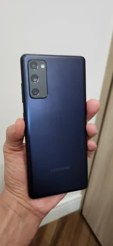 Samsung Galaxy S20 FE (Tela quebrada)