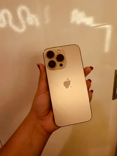 iPhone 13 Pro dourado