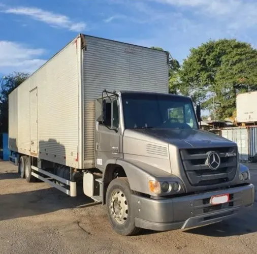 mb Atron 2324 6x2 2014 Baú 10,5m