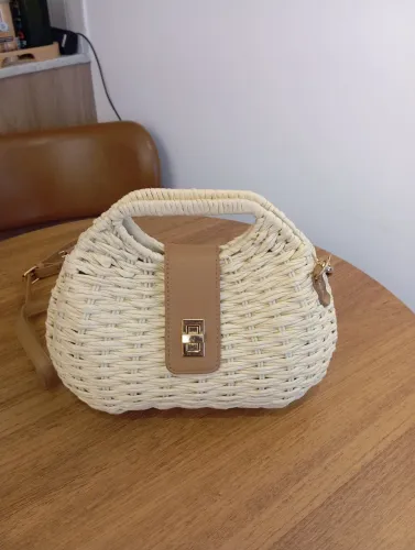 Bolsa de palha estilosa 