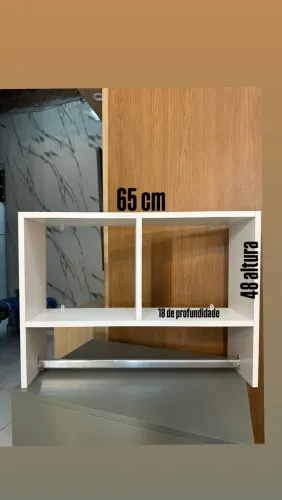 Nicho com suporte de pano de prato e toalha