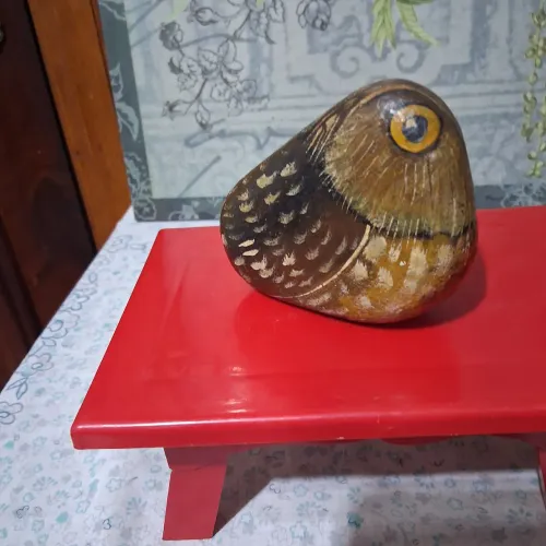 Coruja  formato  de peixe, em pedra 
