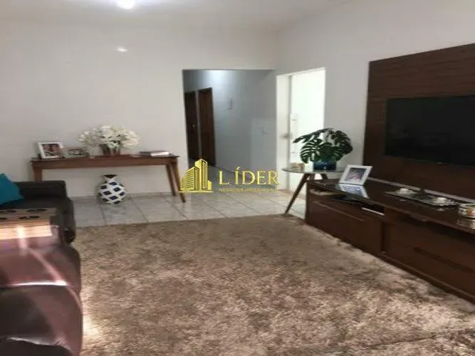 Casa à venda, 3 quartos, 1 suíte, 2 vagas, Jardim dos Gravatás - Uberlândia/MG