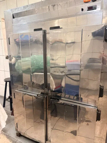 Refrigerador industrial