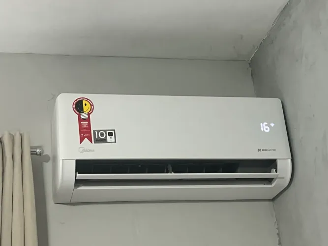 Ar condicionado midea quente/frio na garantia ainda