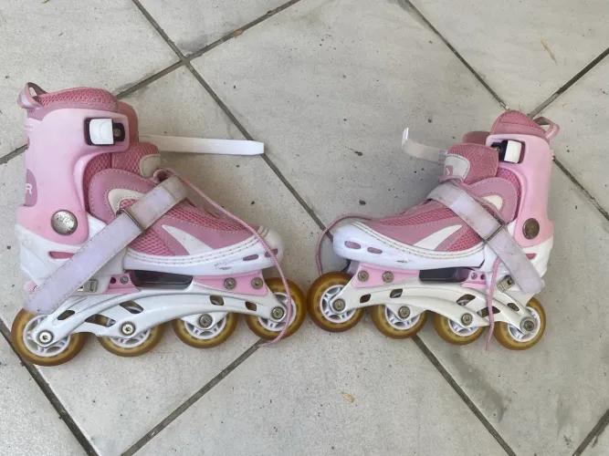 Patins semi novo