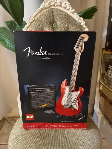Lego Fender Stratocaster 21329