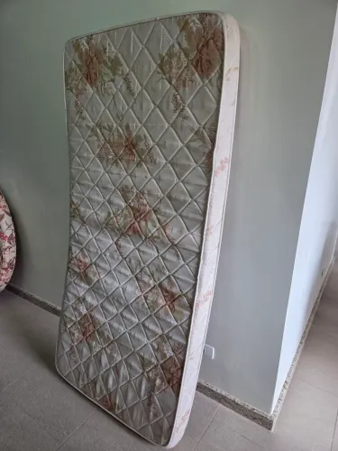 Colchão solteiro em espuma 1,88 x 88 x 14