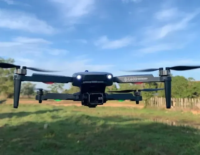 Drone Lyzrc L600 Pro Max com gimbal 3 eixos
