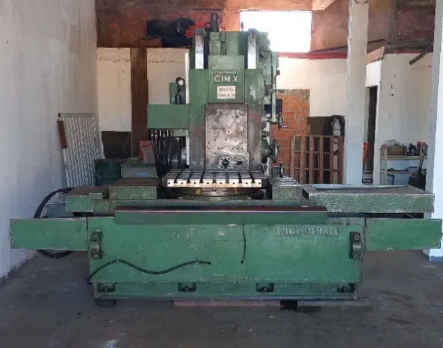 Fresadora cincinnati cim-X30 