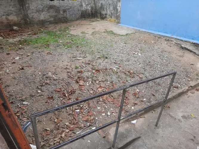 Alugo Terreno com 38 m2 no Feitosa - R$ 550,00