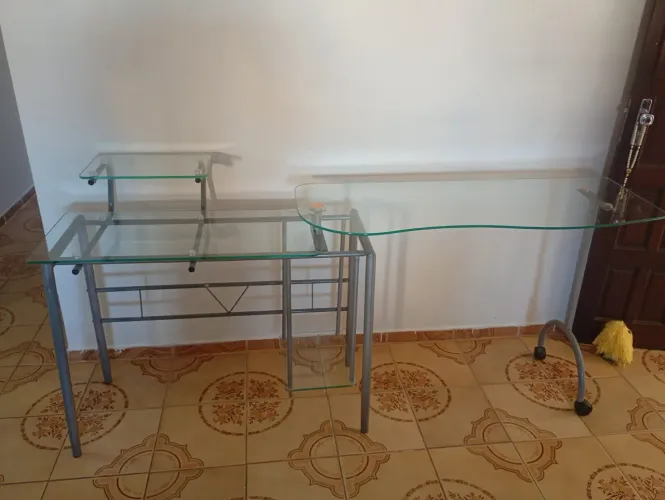 Escrivaninha de vidro