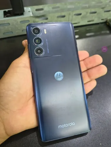 Moto G 200 aceita troca por iPhone ou Android obs:o fone do cll tá um pouco ruim