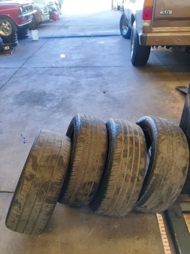 Pneus 205/55 R16 meia vida 