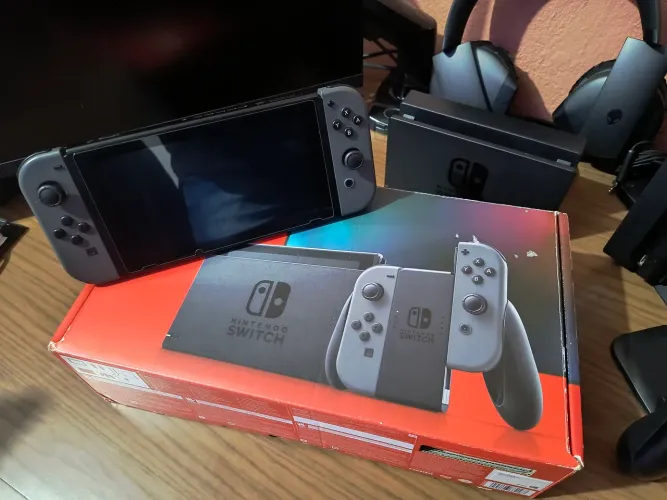 NINTENDO SWITCH V2 COM CAIXA ORIGINAL