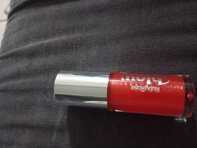 Gloss blow Ruby Rose 