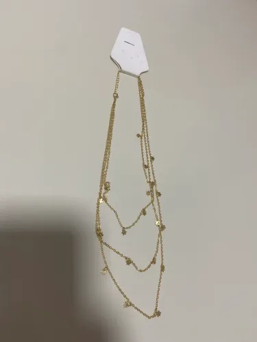 Colar dourado de estrela
