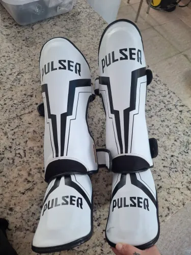 Caneleira Muay thai - Pulser