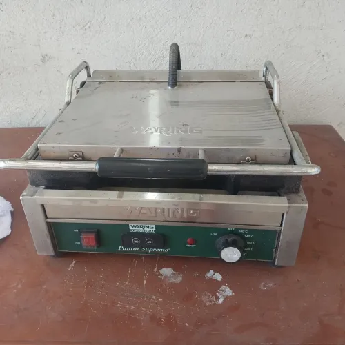 Vendo ou troco sanduíches profissional