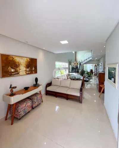 Casa à venda no Cond. Monte Carlo 4 suítes