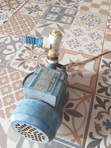 Vendo bomba PERIFÉRICA funcionando perfeitamente