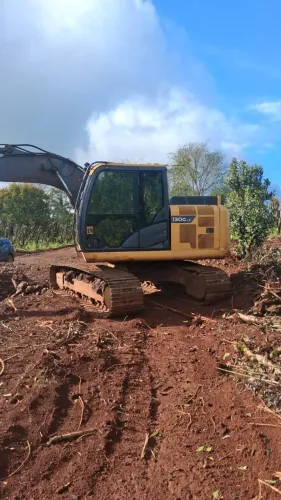 Escavadeira John Deere 130G Ano 2021 8.000 Horas