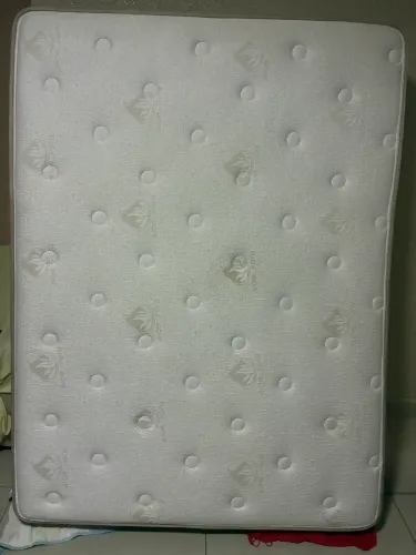 Vendo colchão Herval 30x138x188cm Casal!