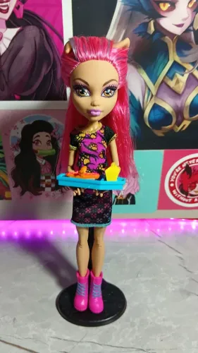 Boneca Monster High Howleen Creepateria