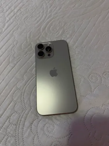 iPhone 16 Pro Max - 256 GB - Titânio Natural