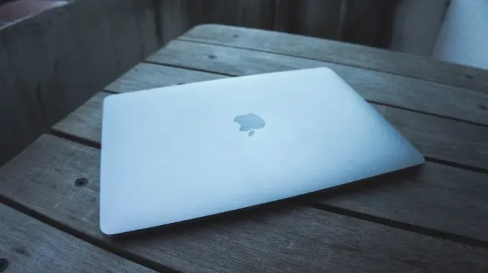 Macbook M1 8GB -256gb (2020)